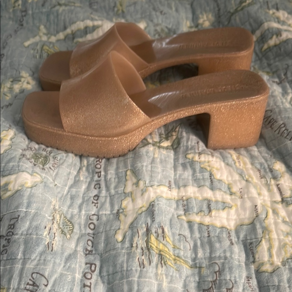 NIB Steve Madden Gold Jelly Heels